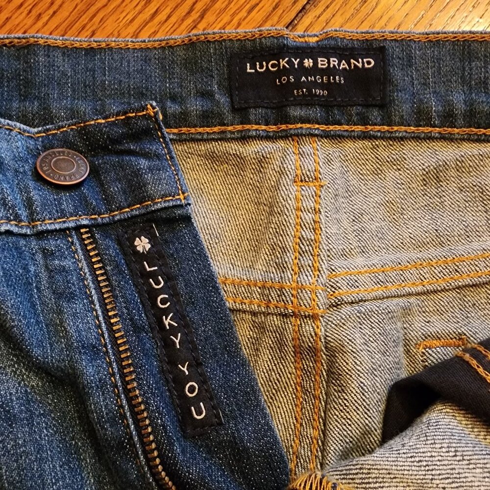 NWT Jeans LUCKY BRAND Mid Rise Straight - Authentic Series - 6/28